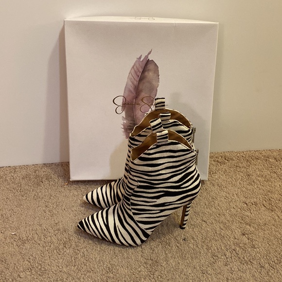 Never Worn Zebra Print Jessica Simpson 7.5 - Picture 2 of 3